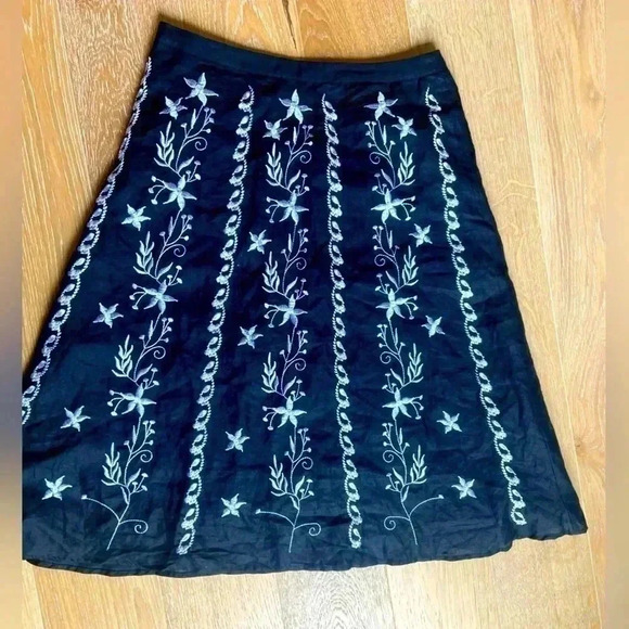 ANTHROPOLOGIE LUCY & LAUREL BLACK EMBROIDERED LINEN A LINE SKIRT WOMENS SZ 8 - Picture 1 of 10